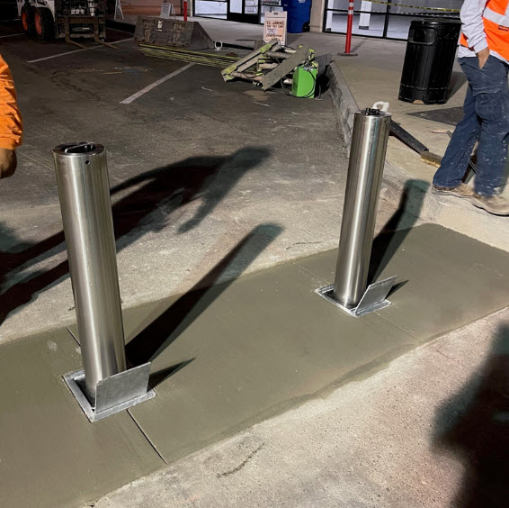 CAD Drawings BIM Models Marshalls RhinoGuard® 35-30 Lift Assist Bollard